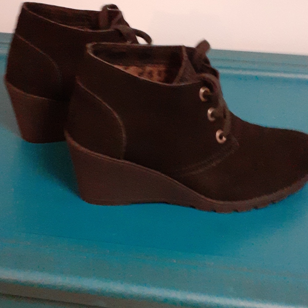 Bob's from sketchers  brand new! size 8  1/2w - Picture 3 of 6